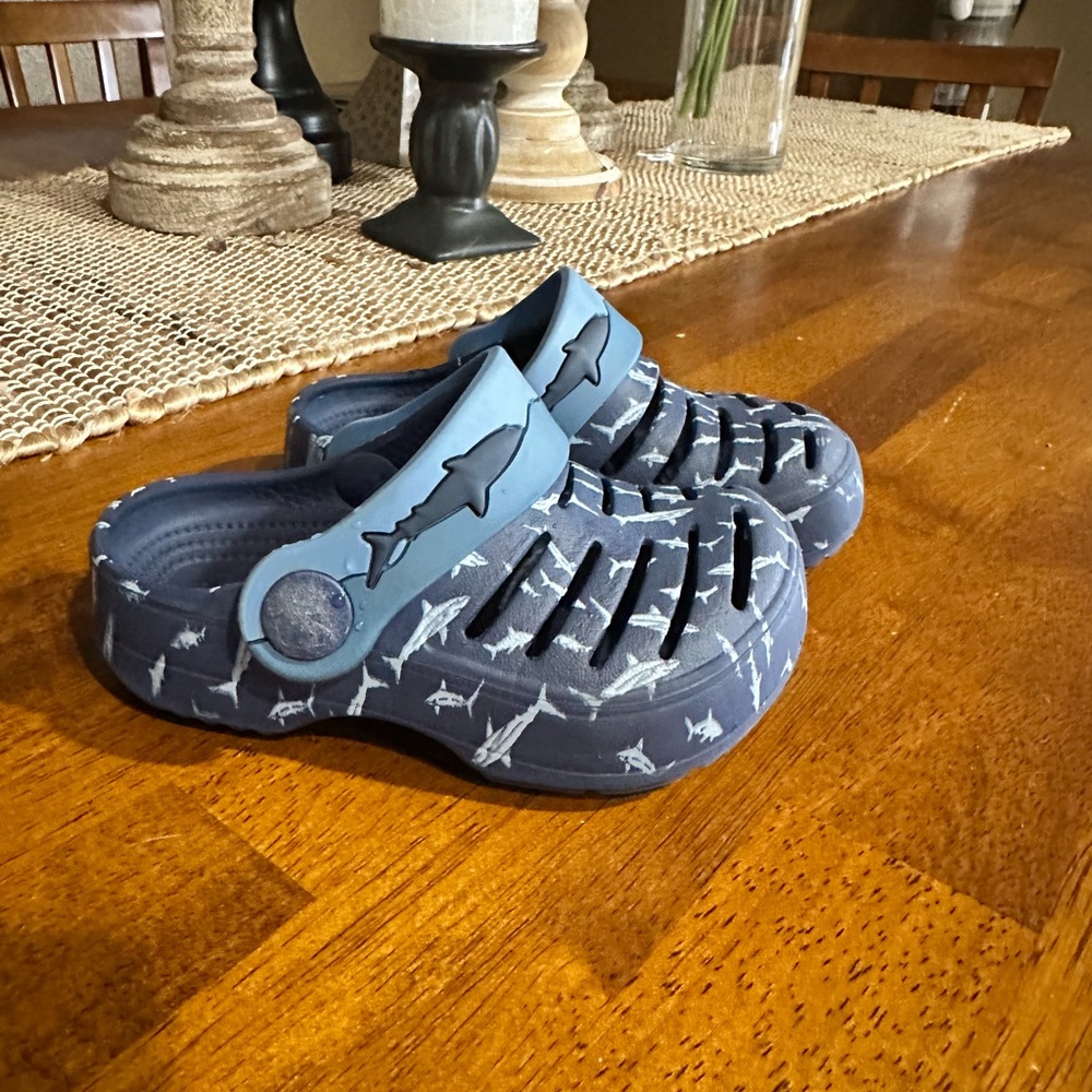 Nautica Kids Navy Shark Sandals